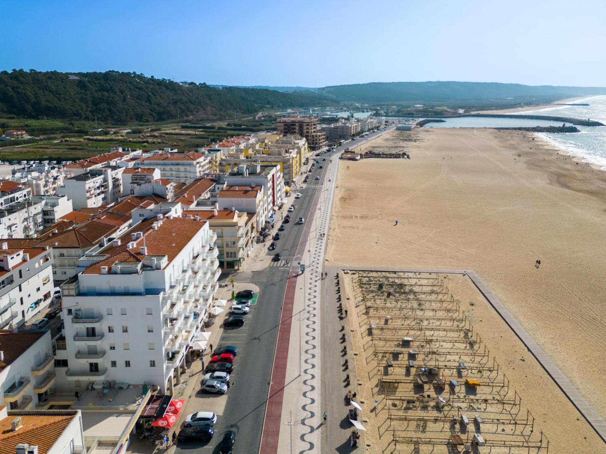 T2 Dina'S Place Nazaré Eksteriør bilde