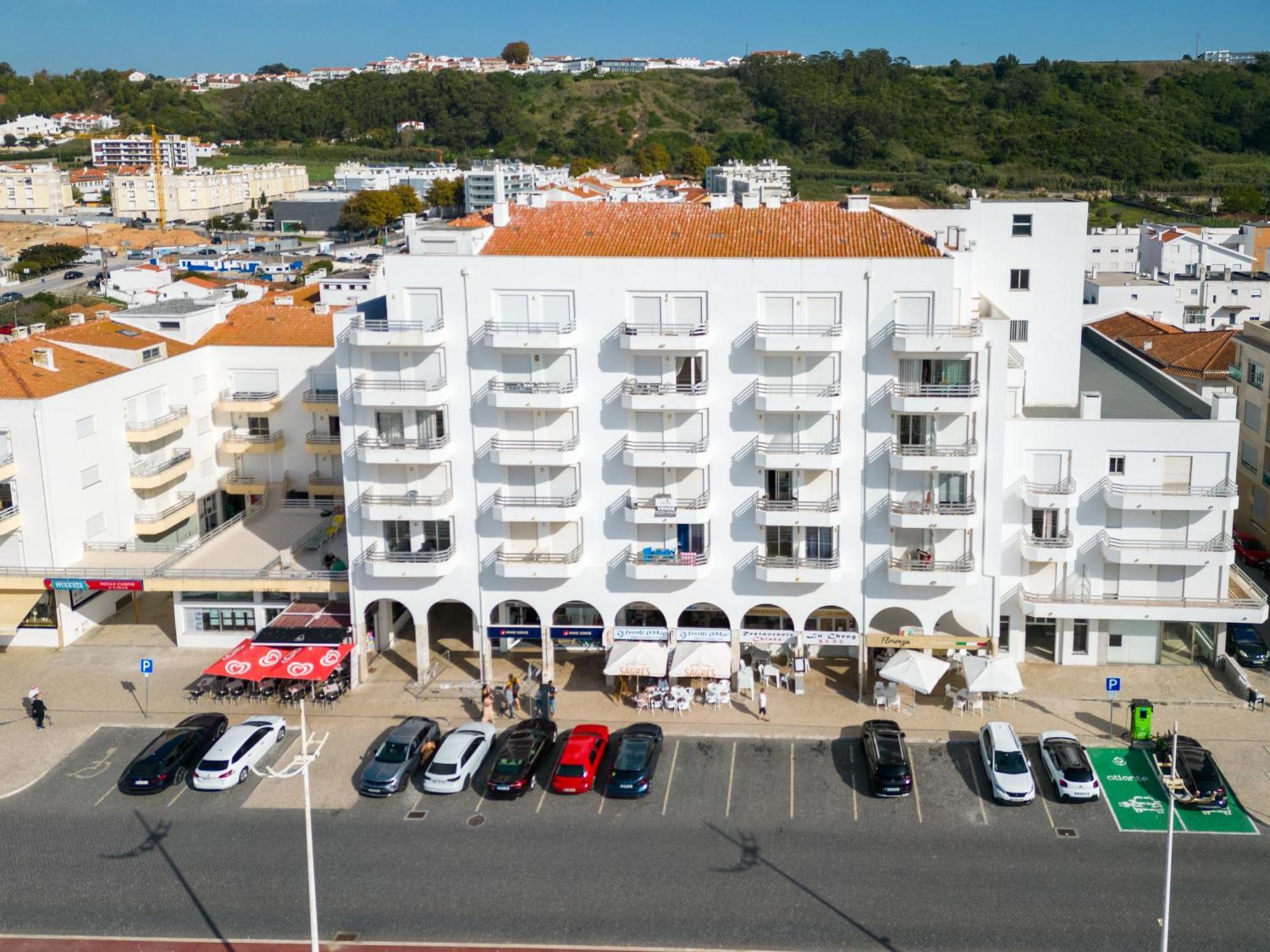 T2 Dina'S Place Nazaré Eksteriør bilde